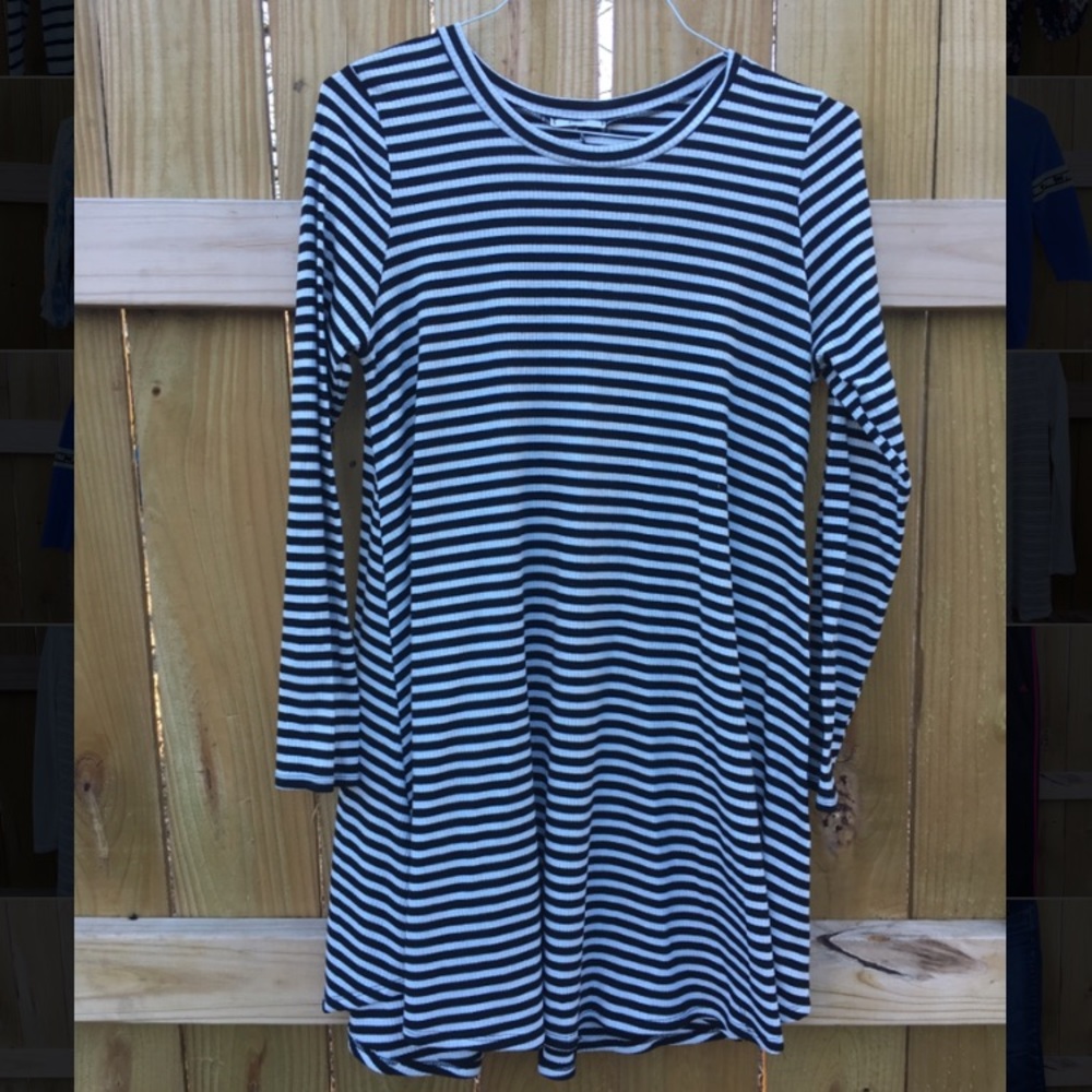 Long sleeve t-shirt dress, black and white striped